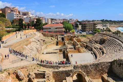 Descubre Tarragona : Visita guiada privada personalizada de un día