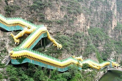 All-inclusive Private Day Tour to Longqingxia Gorge and Juyongguan Great Wall