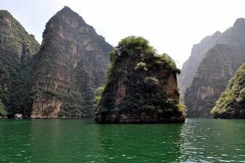 Private All-inclusive-Tagestour zur Longqingxia-Schlucht und zur Badaling Wildlife World