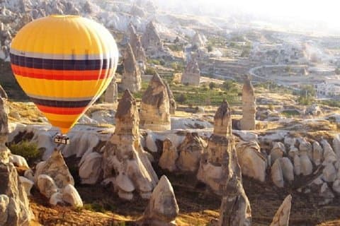 Excursão de 2 dias na Capadócia saindo de Istambul de avião