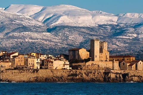 Vous emmener dans un voyage inoubliable autour de Cannes et Antibes