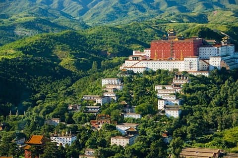 Circuit de 2 jours à la station balnéaire de Chengde et à huit temples extérieurs au départ de Pékin