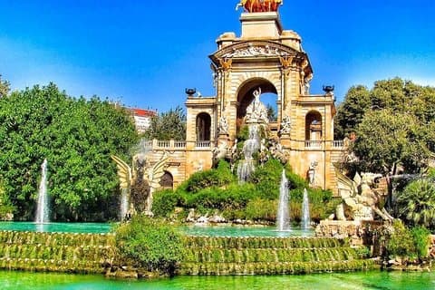 Oplev Barcelona: Top seværdigheder & skjulte perler med en lokal