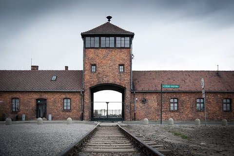 Een volledige dag door Auschwitz en Birkenau vanuit Krakau met privé transfer