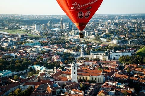 Luxury transport from/to Warsaw - Vilnius / International Airport by private car