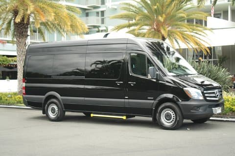 Arrivée à l'aéroport d'Honolulu - Sprinter (Van)