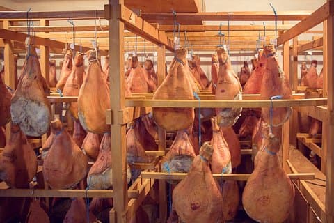 Pierre IBAIALDE: Skinkeverksted omvisning, smaking