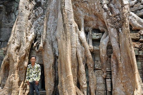Private Vehicle to Angkor Wat and Small circle with Two Extras