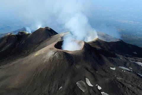 Tour de un día a los cráteres de la cumbre del Etna