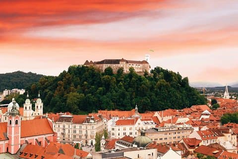 Kleine Gruppe, max. 6 Personen. Ab Koper: Ljubljanas verborgene Schätze