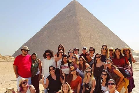 Excursión de día completo a las pirámides de Guiza, la esfinge, Saqqara y Memphis en El Cairo