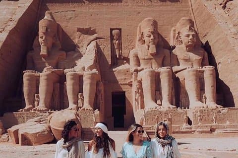 Aswan: Visita guiada partilhada aos templos de Abu Simble - ida e volta