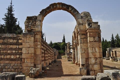 O melhor passeio a pé de Baalbek