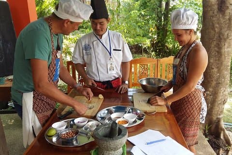 Short Authentic Lunch Cooking Class with Thai Master Chef at Sukho Cuisine Lanta