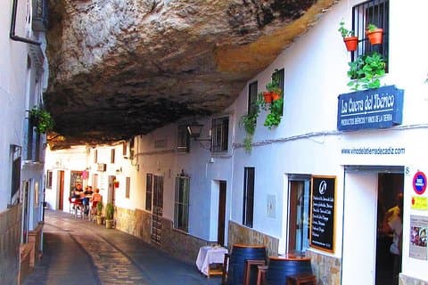 Excursión a Ronda y Setenil de las Bodegas desde Málaga