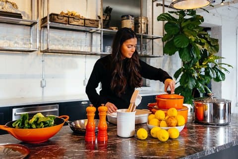 Cours de cuisine traditionnelle dans une maison andalouse