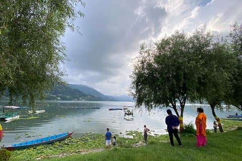 Visita il lago Fewa, l'autunno e il ponte sospeso di Devi
