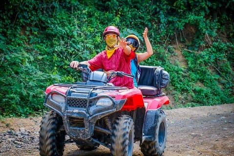 Fahrt durch die Sierra Madre - ATV-Abenteuerpaar