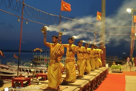 Varanasi Tour: Boat Ride, Sarnath, Ghats, Old City Walk & Aarti