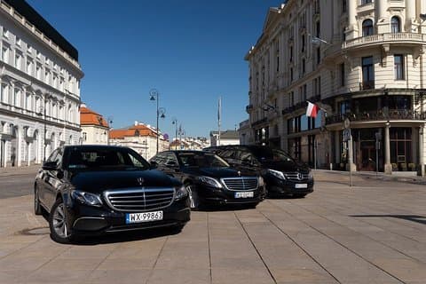 Mercedes at your disposal in Warsaw (4-12 hours) / shopping tour