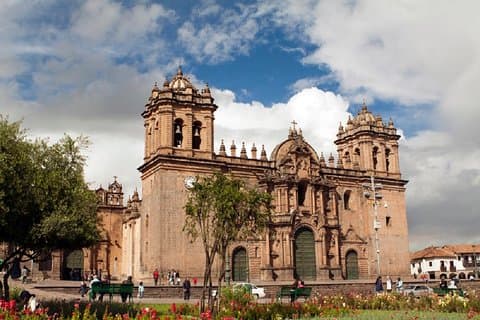 Halve dag privérondleiding door Cusco, nabijgelegen archeologische vindplaatsen en lokale markt