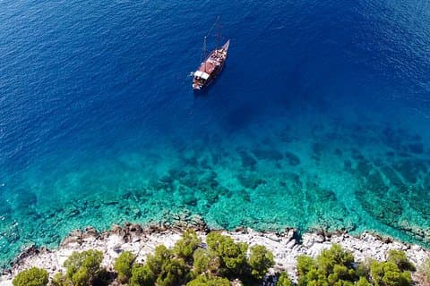 Croisière d'une journée à Athènes : visite des 3 îles du golfe Saronique avec déjeuner