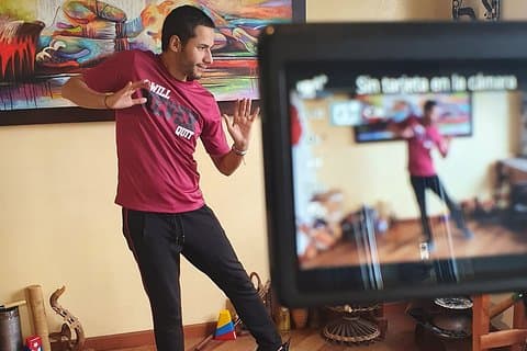 Salsa og Bachata Class Online fra Colombia
