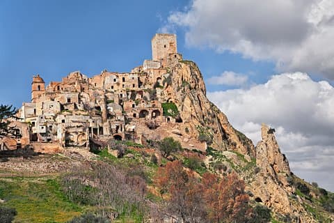 Craco, il paese fantasma, e Museo dell’Amaro Lucano da Matera