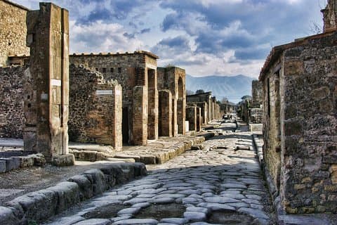 Uncover the secrets of the ancient city of Pompeii