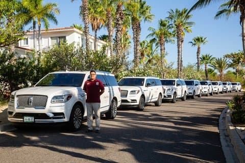Lincoln Navigator Roundtrip Private Luxury Transportation