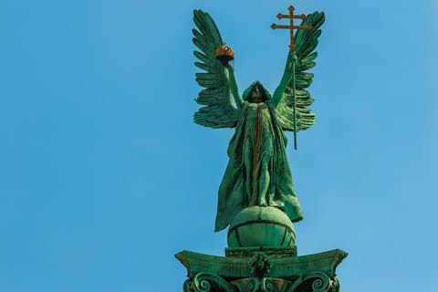 Grand Budapest Tour mit privaten Verkehrsmitteln