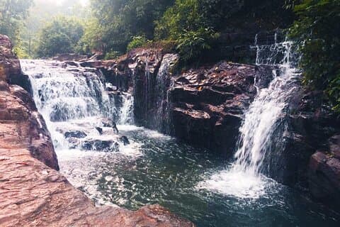 Caminata a la cascada desde el monte Lavinia