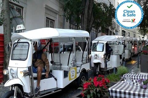 Hoteles alrededor de Tuk Tuk