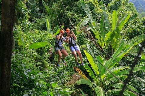 Zipline & kaffe med udsigt over vandfaldet i Koh Samui