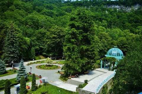 LUGARES LENDÁRIOS DA GEÓRGIA: VARDZIA, BORJOMI, RABAT. (Tour Privado)