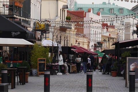 An audio tour of New Tiflis: From flea markets to grand theatres
