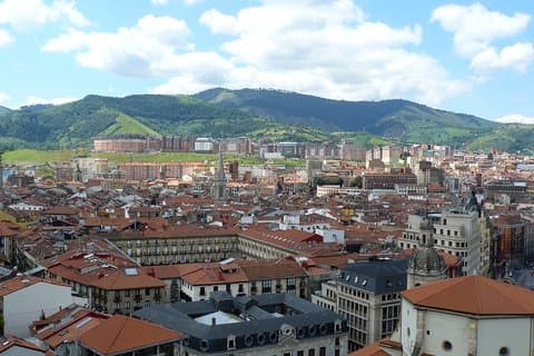 Privé enkele aankomst OF vertrek transfer in Bilbao van/naar luchthaven