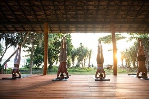 yogaklasse Sri Lanka - Aerial yoga (Ayurveda-velværepakke)