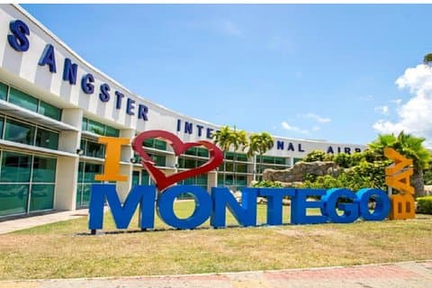 Transfert aéroport aller-retour privé à Montego Bay