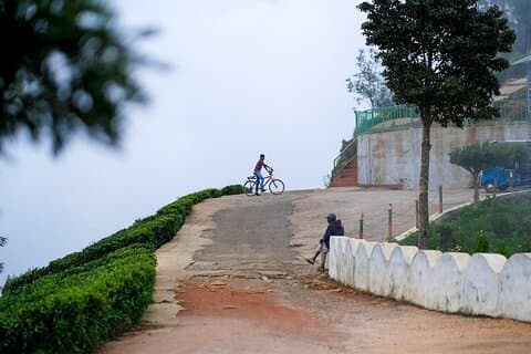 Cycling to Lipton Seat from Haputale