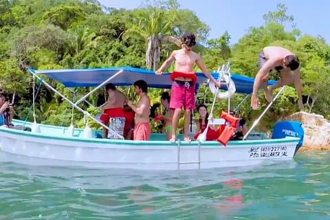 Excursion en bateau privé à Yelapa avec plongée et randonnée dans le village