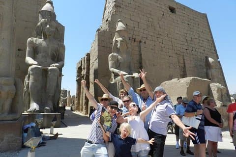 Tour privato di un'intera giornata a East e West Luxor con pranzo