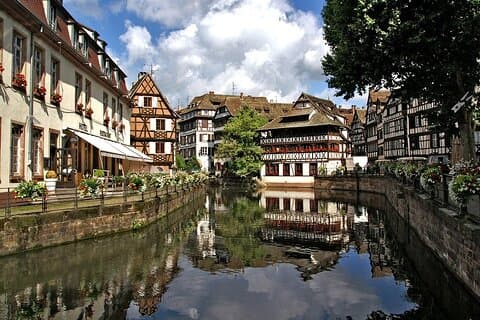 Excursão a pé privada em Estrasburgo com um guia profissional