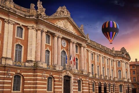 Excursão a pé privada em Toulouse com um guia profissional