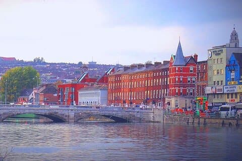 Excursão a pé privada em Cork com um guia profissional