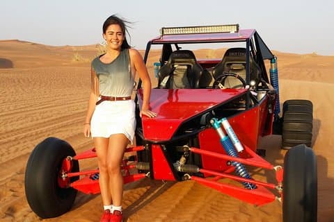 1 uur durende duinbuggy-zelfrijdende, kameelrit- en sandboardavontuur
