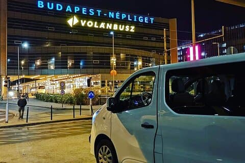 Fra Krakow til Budapest Lufthavn Privat Transfer