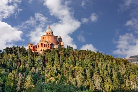 Tour from Bologna on the hills of Bologna with a stop in the cellar