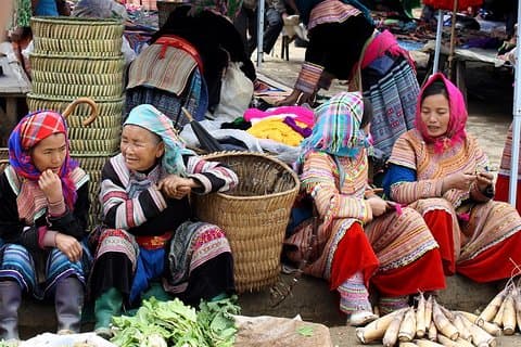 Can Cau und Bac Ha Märkte auf Rädern 3 Tage