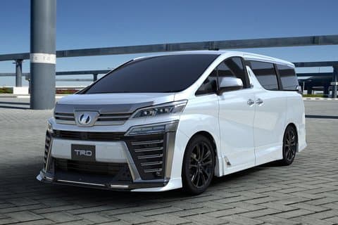 Departure Private Transfers from Kobe City to Kobe Airport UKB in Business Van